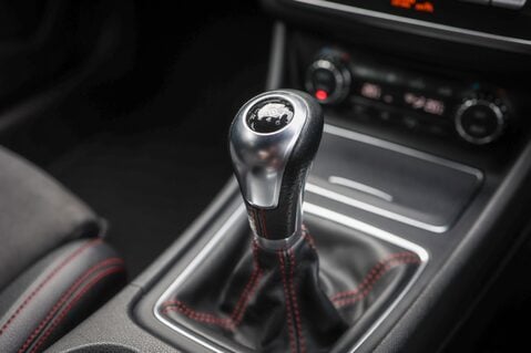 Mercedes-Benz CLA Class CLA200D 2.2 AMG LINE MANUAL 17