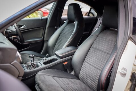 Mercedes-Benz CLA Class CLA200D 2.2 AMG LINE MANUAL 11