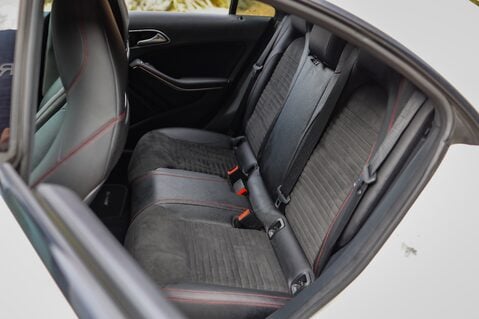 Mercedes-Benz CLA Class CLA200D 2.2 AMG LINE MANUAL 30