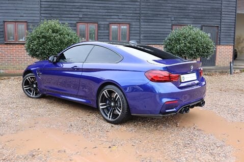 BMW M4 3.0i DCT 54