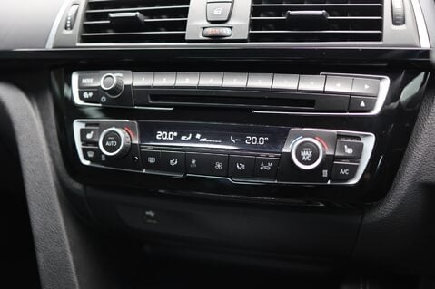 BMW M4 3.0i DCT 16
