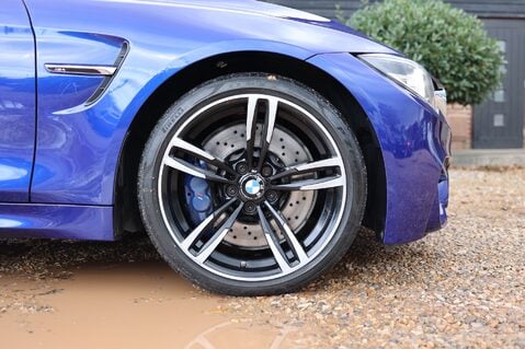 BMW M4 3.0i DCT 10