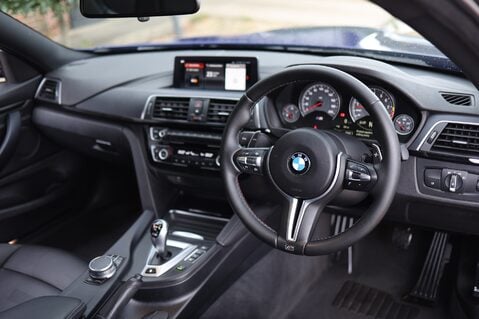 BMW M4 3.0i DCT 12