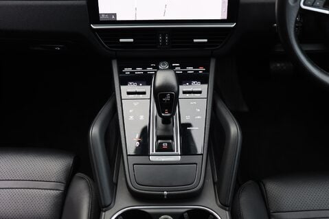 Porsche Cayenne 3.0 V6 E-HYBRID 31