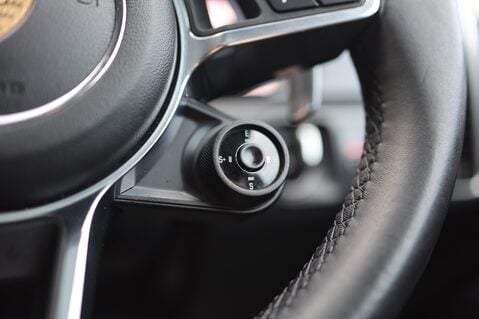 Porsche Cayenne 3.0 V6 E-HYBRID 22