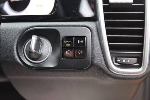 Porsche Cayenne 3.0 V6 E-HYBRID 20