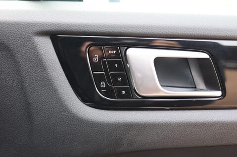 Porsche Cayenne 3.0 V6 E-HYBRID 16