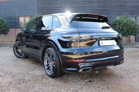 Porsche Cayenne 3.0 V6 E-HYBRID 63