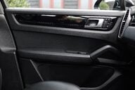 Porsche Cayenne 3.0 V6 E-HYBRID 38