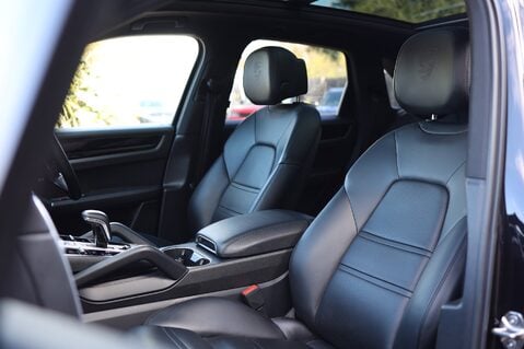 Porsche Cayenne 3.0 V6 E-HYBRID 41