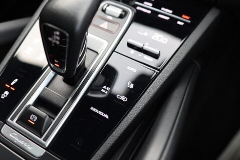 Porsche Cayenne 3.0 V6 E-HYBRID 34