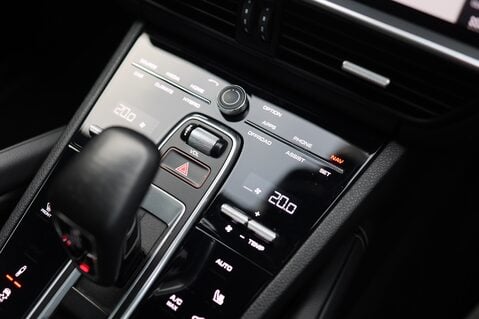 Porsche Cayenne 3.0 V6 E-HYBRID 32