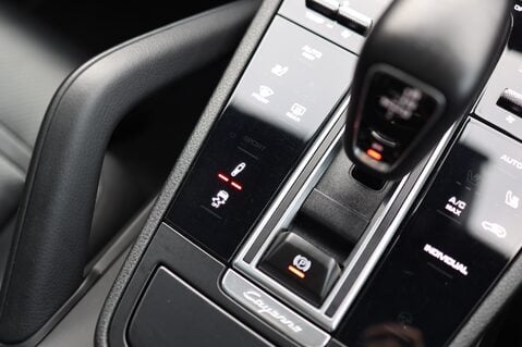 Porsche Cayenne 3.0 V6 E-HYBRID 36