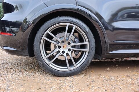 Porsche Cayenne 3.0 V6 E-HYBRID 10