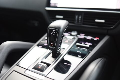 Porsche Cayenne 3.0 V6 E-HYBRID 37