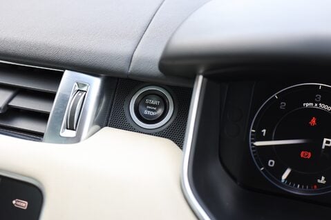 Land Rover Range Rover Sport SDV6 3.0 HSE 32