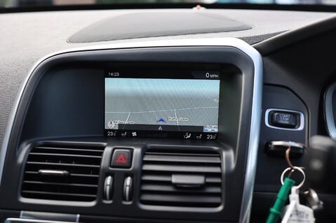 Volvo XC60 2.0 D4 R-DESIGN NAV 15