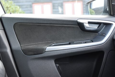 Volvo XC60 2.0 D4 R-DESIGN NAV 28
