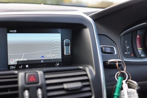 Volvo XC60 2.0 D4 R-DESIGN NAV 26