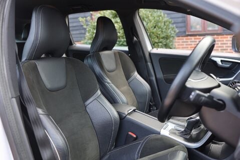 Volvo XC60 2.0 D4 R-DESIGN NAV 11