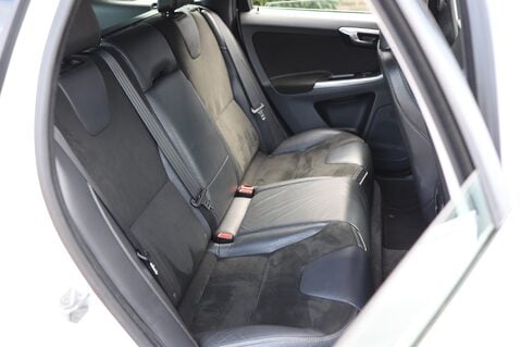 Volvo XC60 2.0 D4 R-DESIGN NAV 31