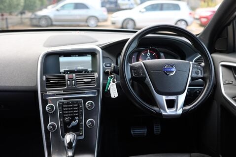 Volvo XC60 2.0 D4 R-DESIGN NAV 4