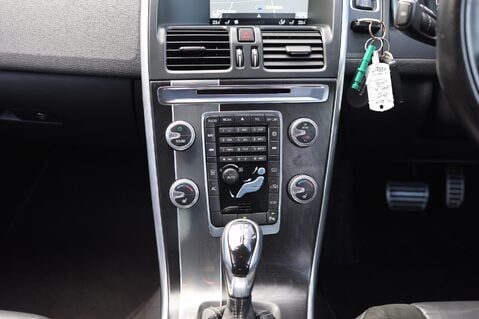 Volvo XC60 2.0 D4 R-DESIGN NAV 12