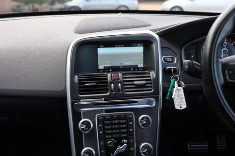 Volvo XC60 2.0 D4 R-DESIGN NAV 29