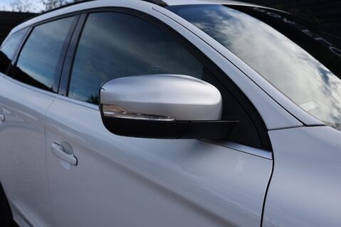 Volvo XC60 2.0 D4 R-DESIGN NAV 38