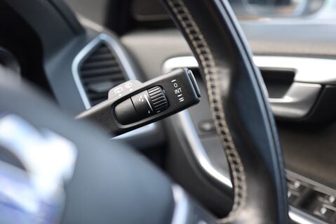 Volvo XC60 2.0 D4 R-DESIGN NAV 25