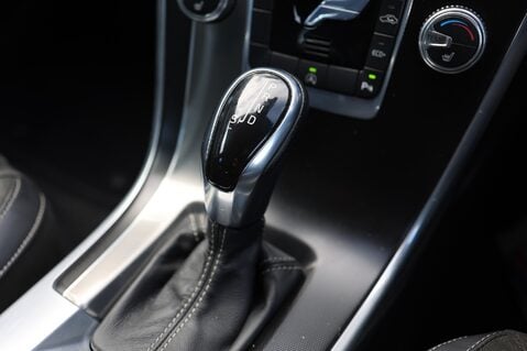 Volvo XC60 2.0 D4 R-DESIGN NAV 20