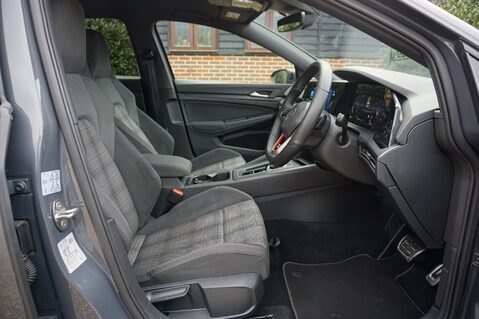 Volkswagen Golf GTI 2.0 TSI DSG 13