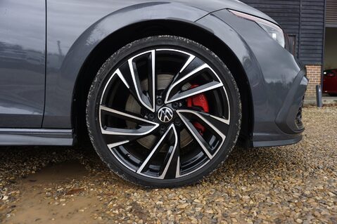 Volkswagen Golf GTI 2.0 TSI DSG 10