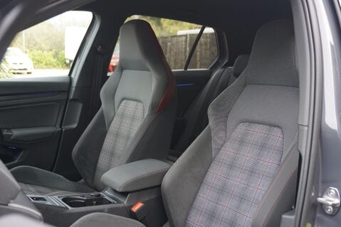 Volkswagen Golf GTI 2.0 TSI DSG 4