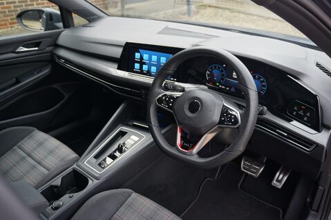 Volkswagen Golf GTI 2.0 TSI DSG 12