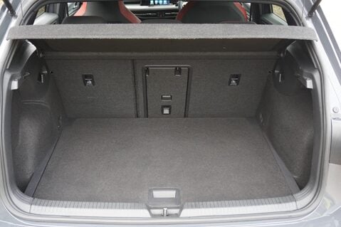 Volkswagen Golf GTI 2.0 TSI DSG 31