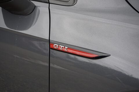 Volkswagen Golf GTI 2.0 TSI DSG 34