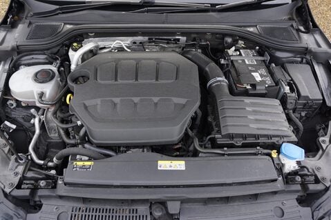 Volkswagen Golf GTI 2.0 TSI DSG 42