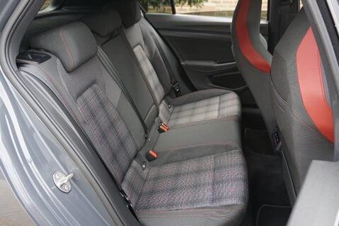 Volkswagen Golf GTI 2.0 TSI DSG 14