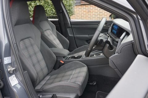 Volkswagen Golf GTI 2.0 TSI DSG 28