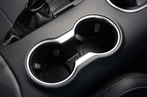 Ford Mustang 2.3 ECOBOOST MANUAL 27