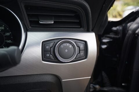 Ford Mustang 2.3 ECOBOOST MANUAL 32