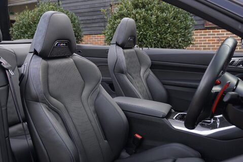 BMW M4 3.0 COMPETITION M XDRIVE CABRIOLET 23