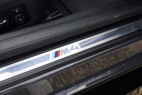 BMW M4 3.0 COMPETITION M XDRIVE CABRIOLET 29