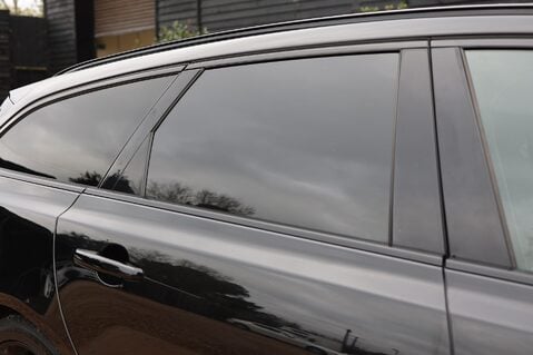 Jaguar XF 2.0 D R-SPORT SPORTBRAKE AUTO 11