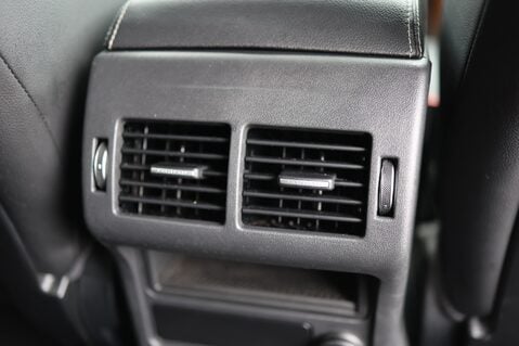 Jaguar XF 2.0 D R-SPORT SPORTBRAKE AUTO 37