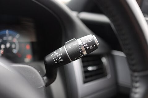 Jaguar XF 2.0 D R-SPORT SPORTBRAKE AUTO 33