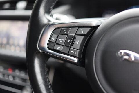 Jaguar XF 2.0 D R-SPORT SPORTBRAKE AUTO 30