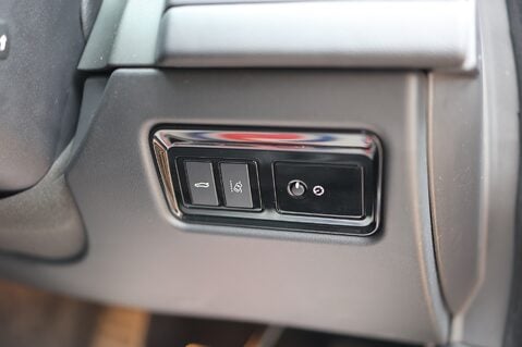 Jaguar XF 2.0 D R-SPORT SPORTBRAKE AUTO 24