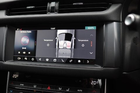 Jaguar XF 2.0 D R-SPORT SPORTBRAKE AUTO 21